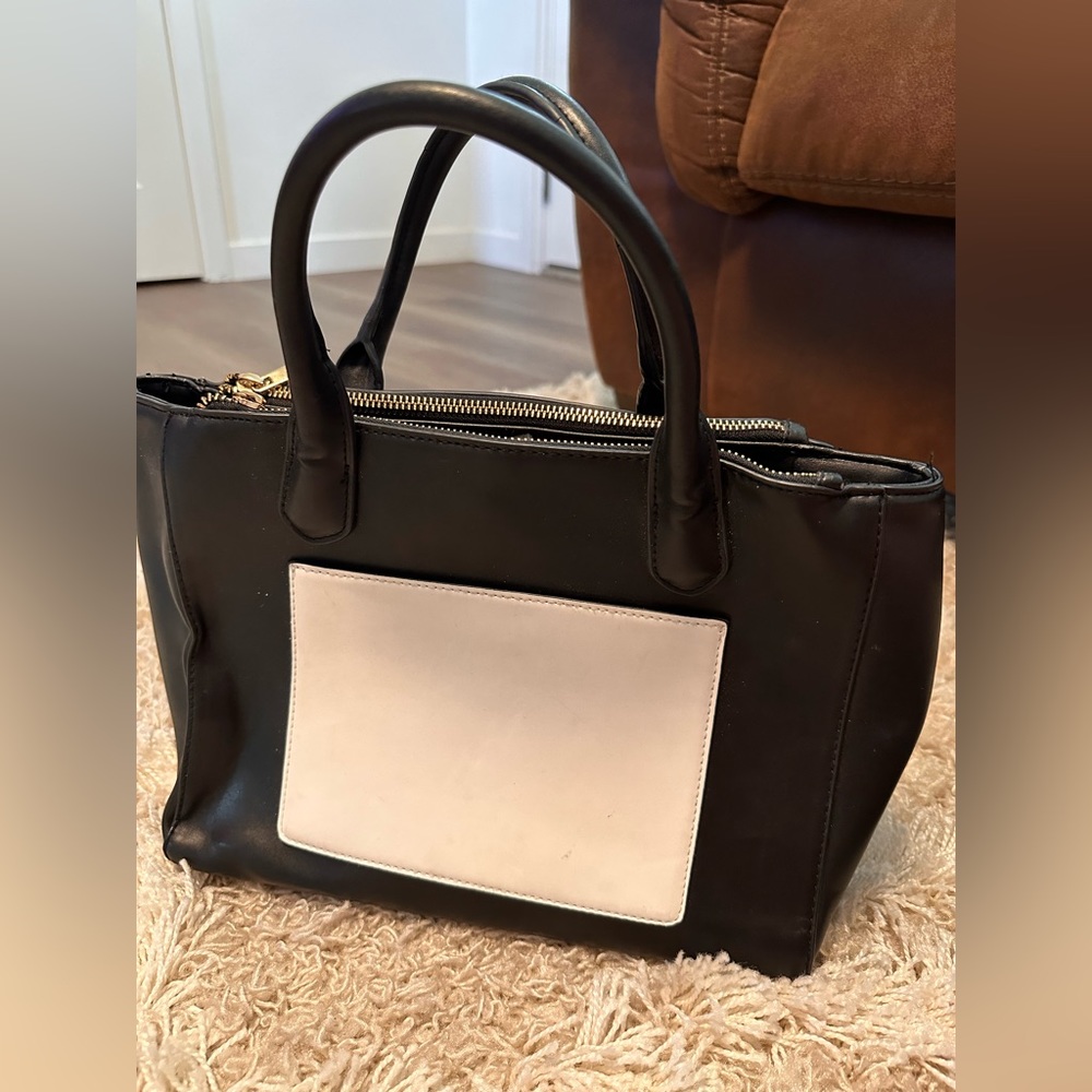 black and white purse/crossbody